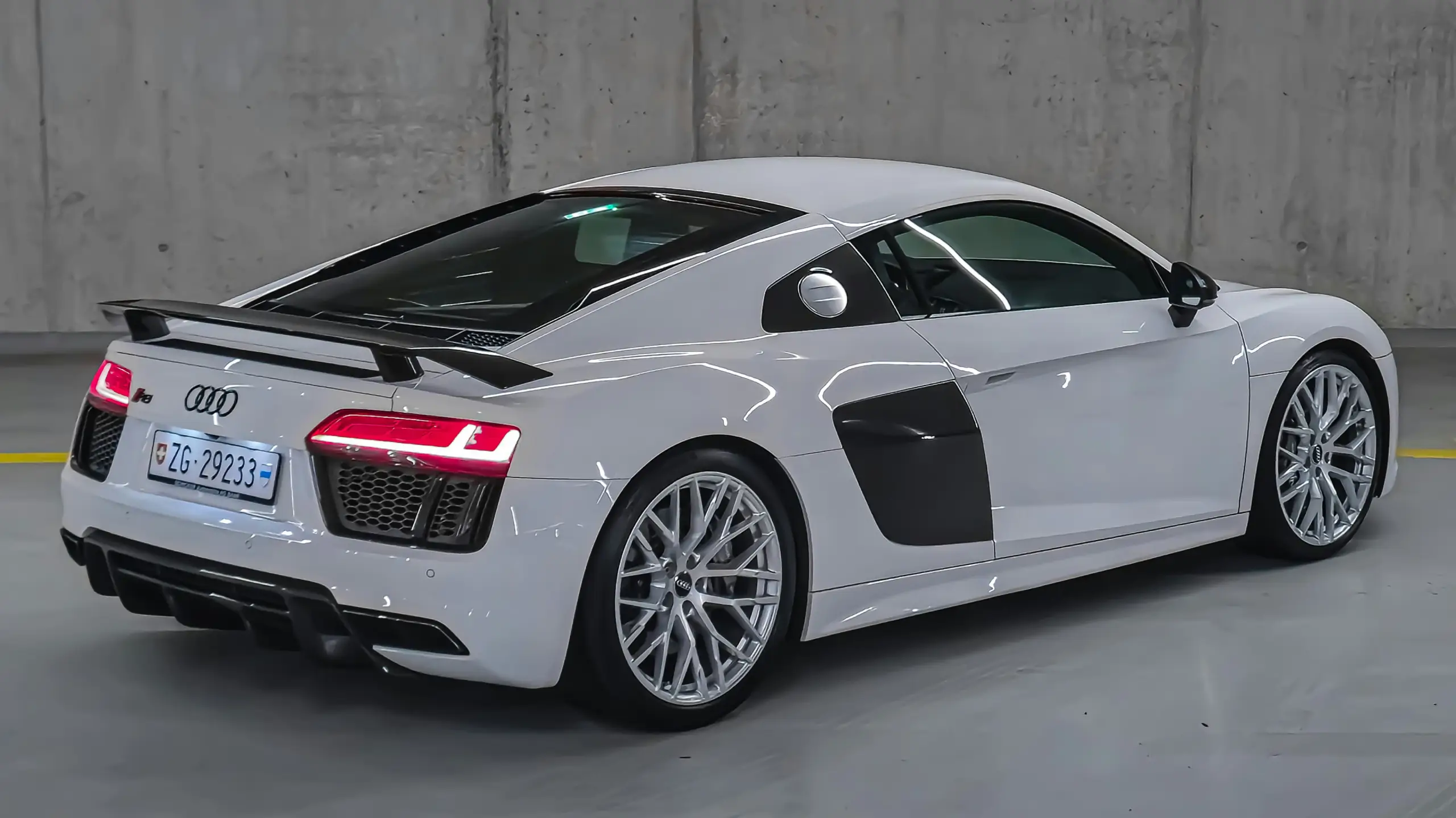 Audi-R8-Back (1)