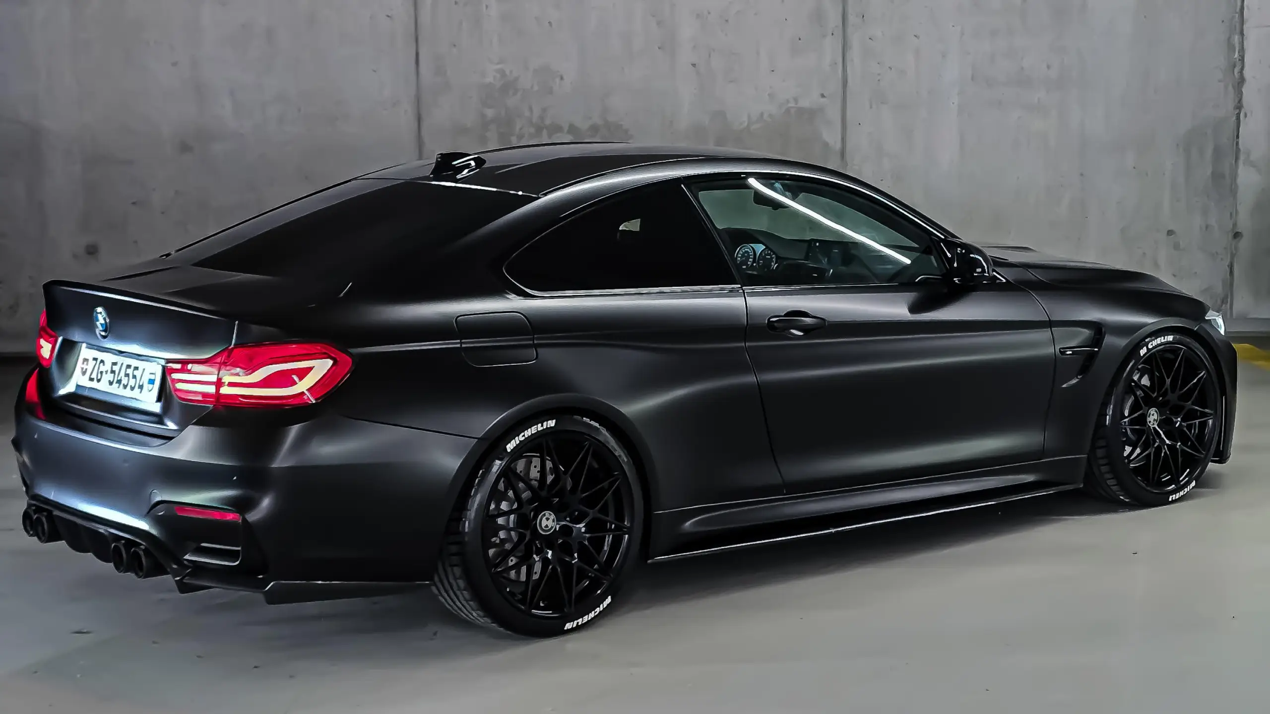 BMW-M4-Back (1)